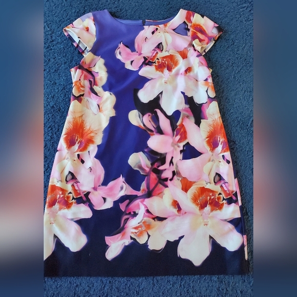 VINCE CAMUTO Women's 16 - Purple & pink floral stretch sheath dress knee length - Picture 1 of 5